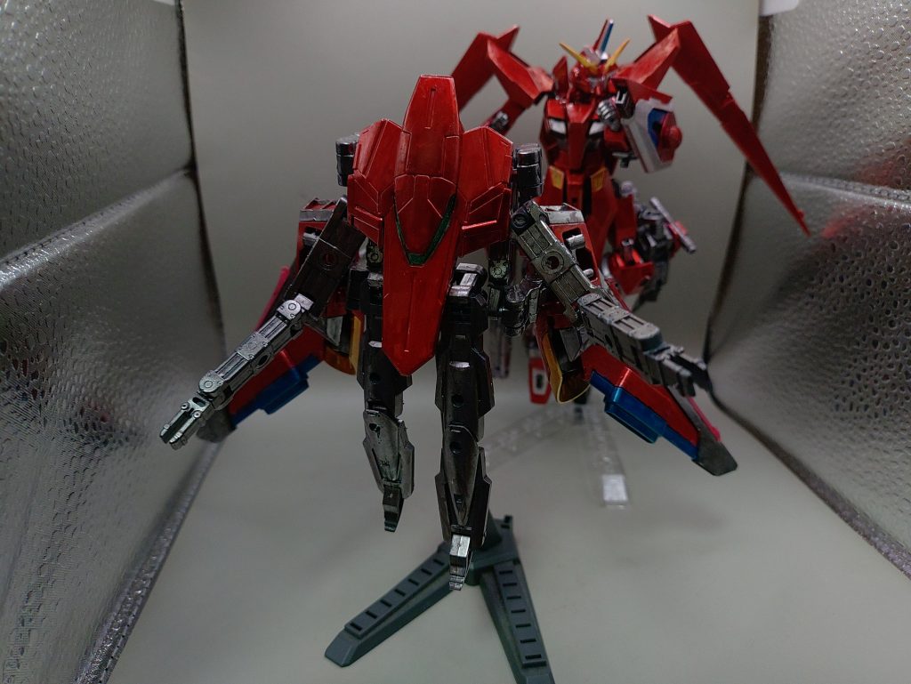 ◯ファトゥムi MS形態ファトゥムの新機能となるMS形態への変形が可能です。ジャスティスは接近戦は無類の強さを発揮しますが、頭数がおおいと厳しいのでそれを補助するために、様々なサポートが可能なMS形態へ変形します。