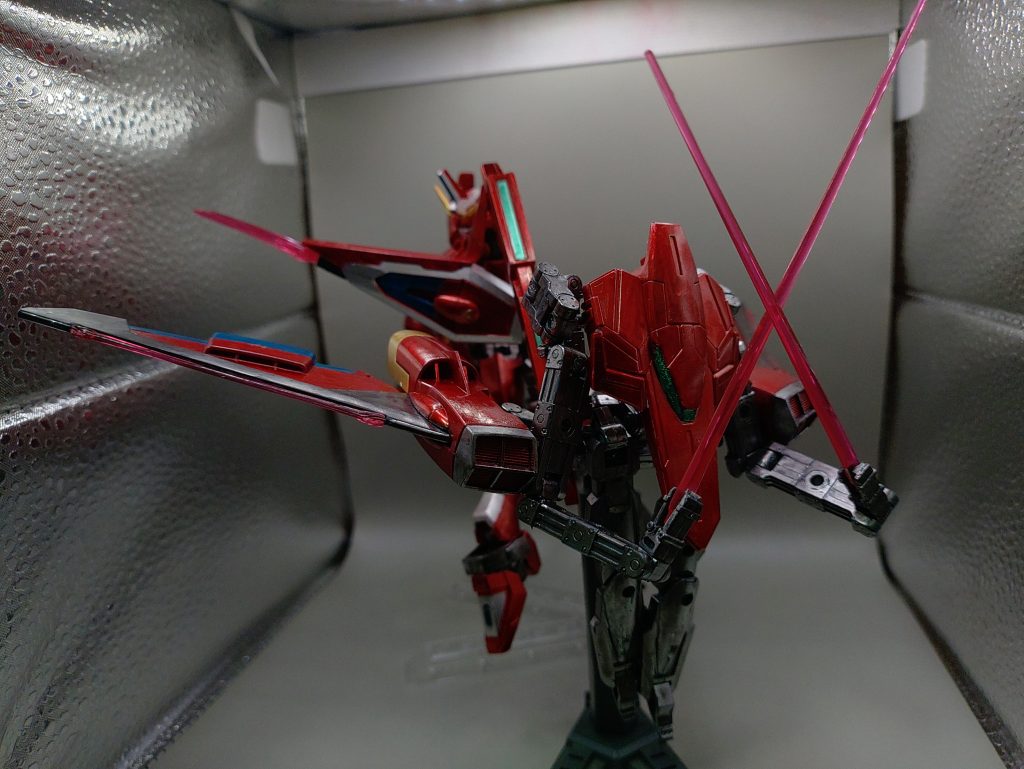 ◯接近戦ビームキャノンからサーベルも出す事が可能で、接近戦のサポートもでき、よりトリッキーな戦闘が可能です。