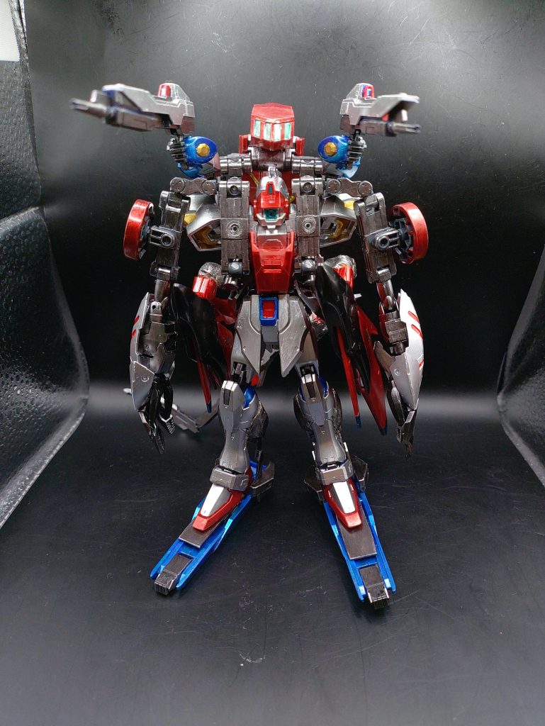 ◯MS形態(オーバーゼロ モード)本機の最大の特徴として、オーバーゼロモードがあります。これは、デスティニーガンダムをフリーダムガンダムのように多数相手に制圧するために射撃メインの制圧モードに機体を変形させるシステムになります。という事で今回はデスティニーガンダムとリボーンズガンダムのミキシングです!
