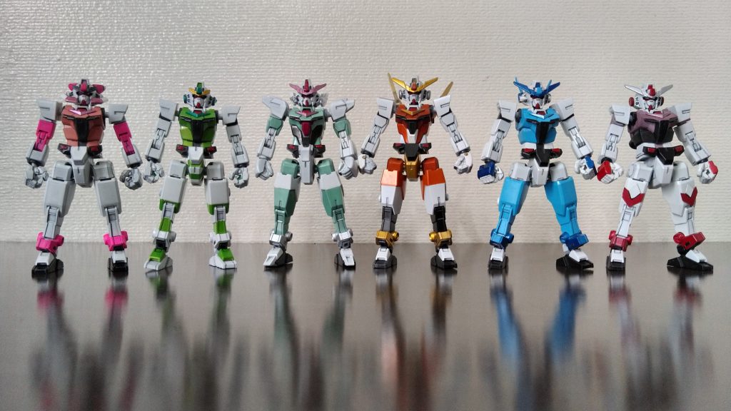 まずは素体状態を並べて比較。ち、違うんだよ!かーちゃん!!みんな同じガンプラだけど色々違うんだよ!!
