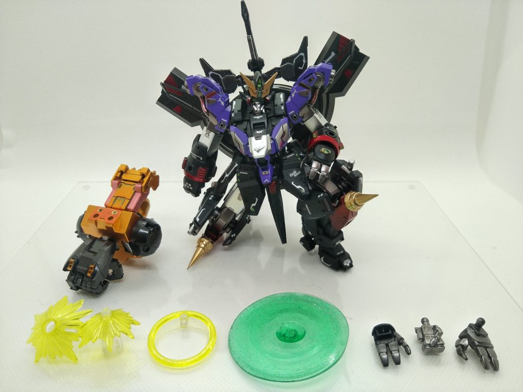 そんなアホな設定を捏造しつつデミバーディングを◯オファイガー化してみました。チュチュパイセン本来の戦闘スタイルである格闘戦機。パンチやキック、膝蹴りがメインウェポン！