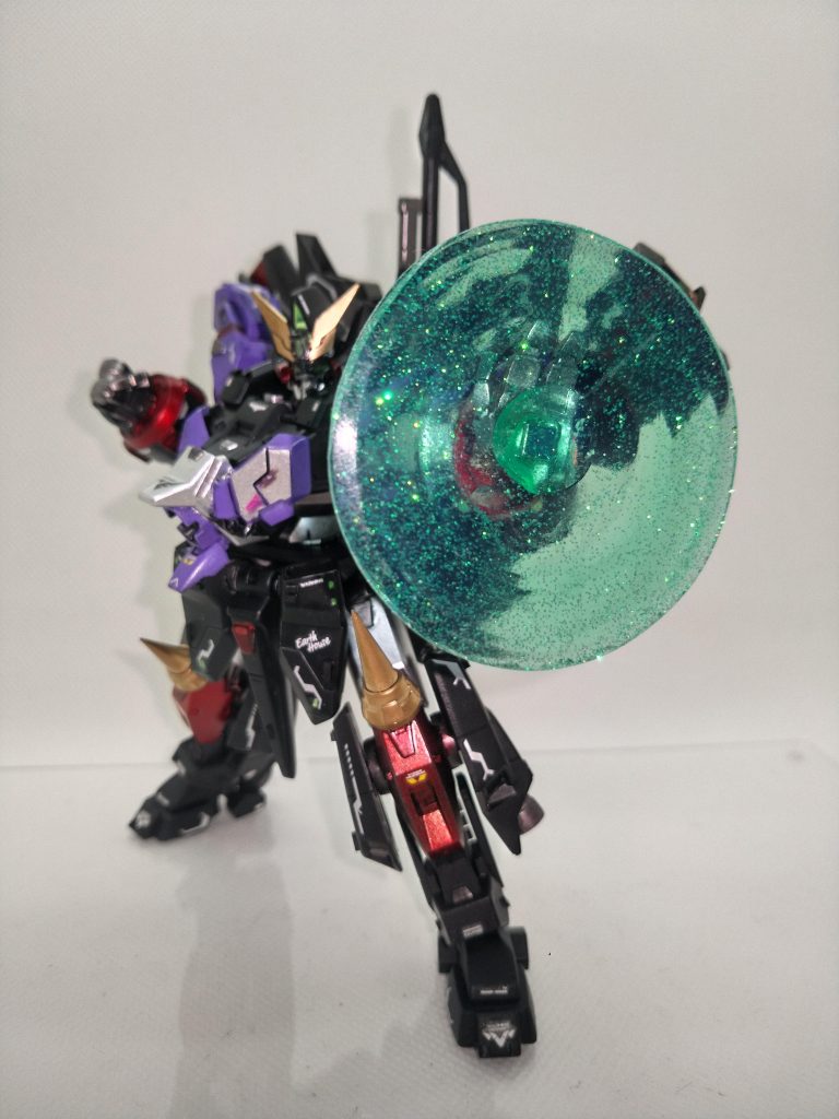 ｢プロテクトウォール！！｣100均レジンを缶詰の底で型どったX(旧Twitter)で紹介されてた方法で作りました！掌内部にネオジム磁石を仕込んで固定しています。