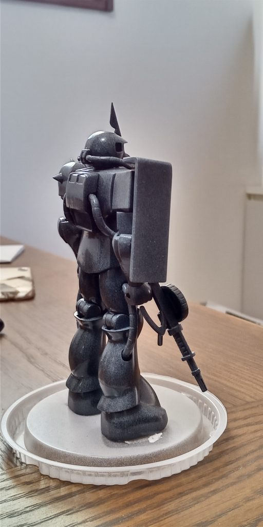 シールドにも白をのせてあります。