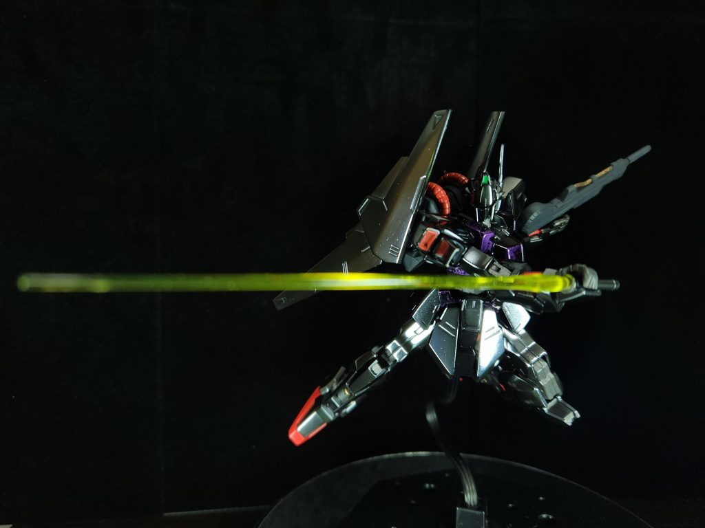 最後はビームサーベルで。