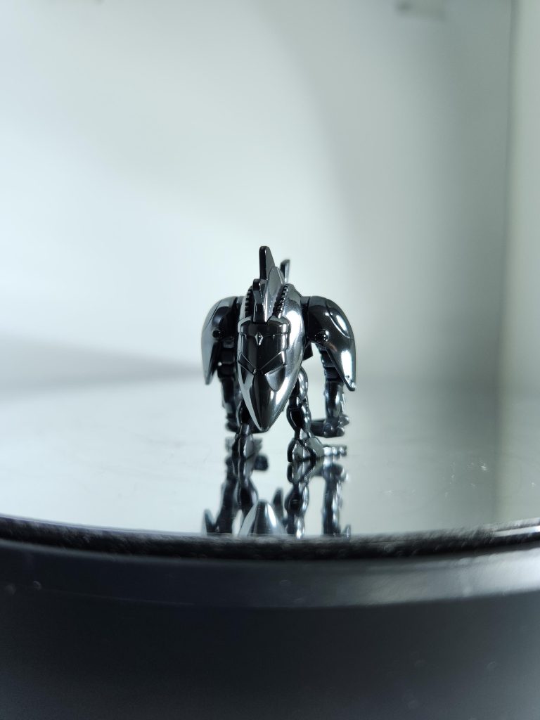 背面から。この小ささにもかかわらず、かなり細部までモールドが入っています。