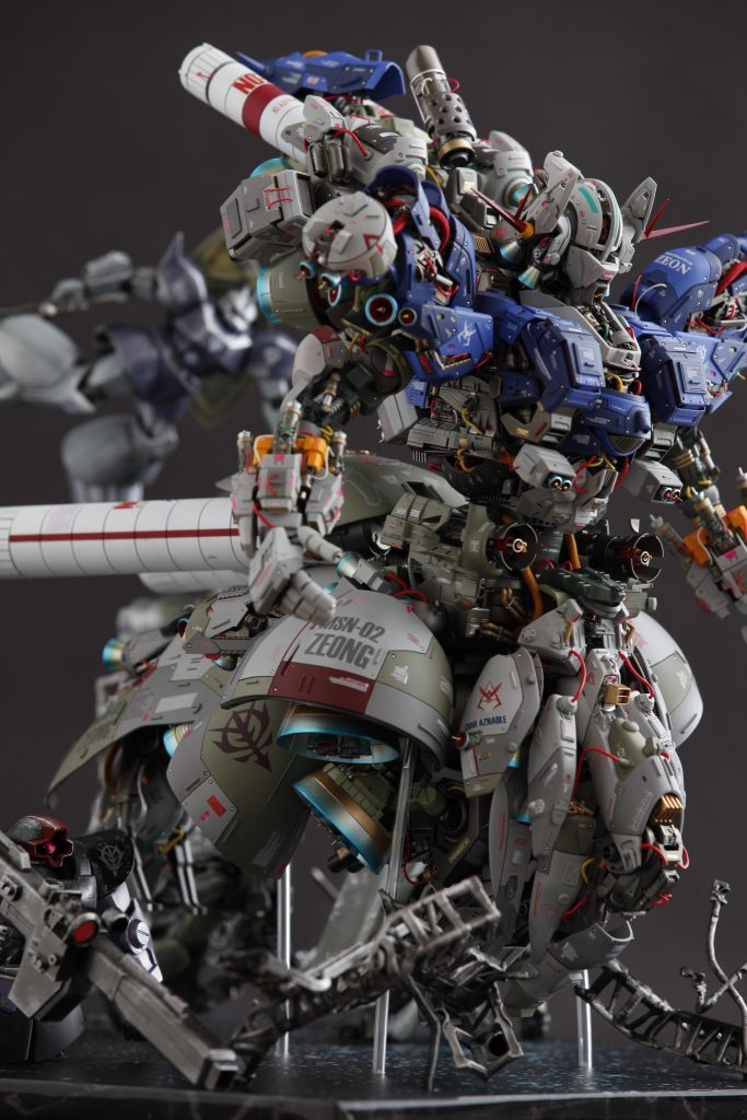 各部には機械ならではのメカ部や配線で表現してみました。(実際の機械では配線むき出しはないと思いますが・・・汗) 情報量てんこ盛りなのに、トータルバランスの取れた、説得力のある作品でありたいと思っております。