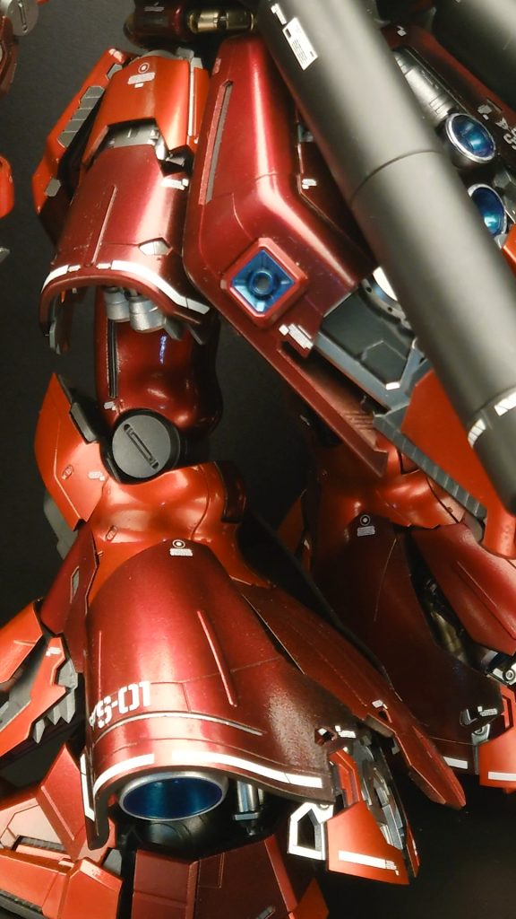 バーニア内部は劇中の噴射の色を意識して青にしました