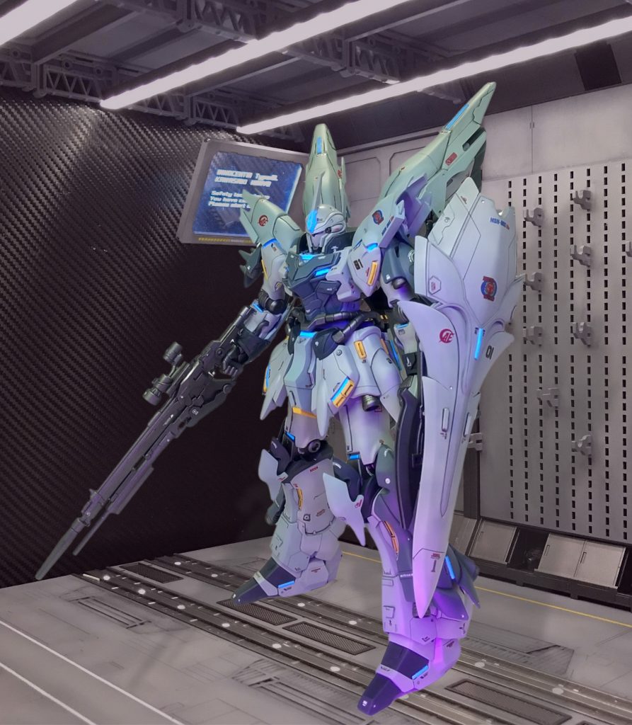 サイコフィールドの発生を促すため、各所にサイコフレームを埋め込んであります。また、連邦に見つかった時に、ジオンを連想されるエングレービングはバツが悪いのオミット(言い訳)