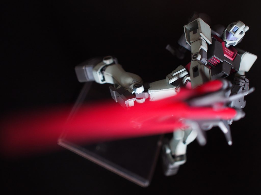 周り4つと中心からビームが出ますよ。