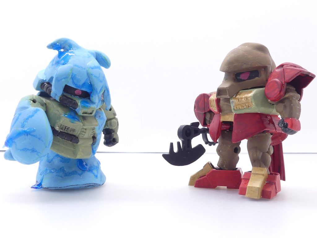 【モンスーツ・スライム&ゴブリン】ベース:SDガンダムBB戦士 殺駆三兄弟今回の「完結編」で一番最初に完成させたのがこちら。いわゆる雑魚モンスター・スライムとゴブリンです。殺駆三兄弟の一キットで2.5個分おいしい仕様を流用。ゴブリンはBUG部隊兵セットの足を流用しています。