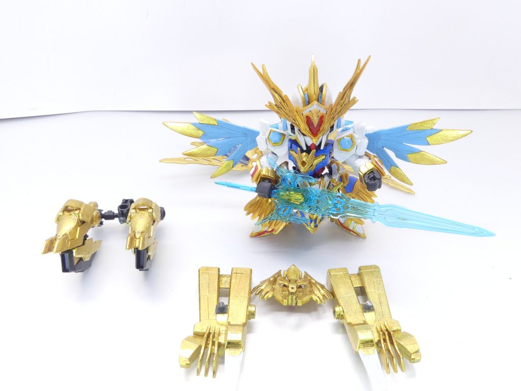 バックパック、下駄、腰アーマー、背部キャノンに分割。元の腰アーマーは左肩に移植(なので関羽のボールジョイントを残す)。