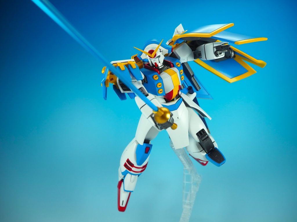 アクションMGのフレームを使用し可動範囲を損なわないように外装パーツを設計したおかげで広い可動範囲を実現