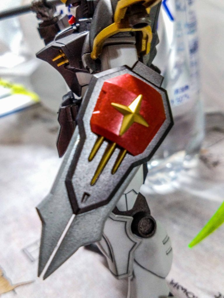 アンテナとシールドはヤスって尖らせてます。面出しはなし。