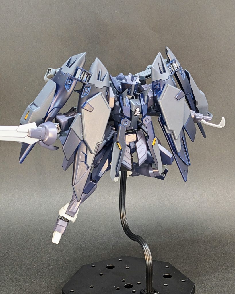 ■機体装備アルバトロクロスユニットは、対ビーム防御能力とスラスターを備えている。