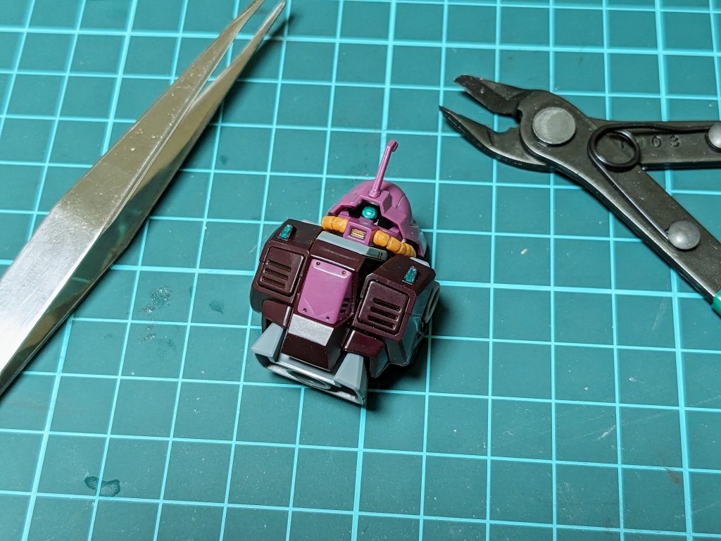 部分塗装と並行して少しずつ制作。