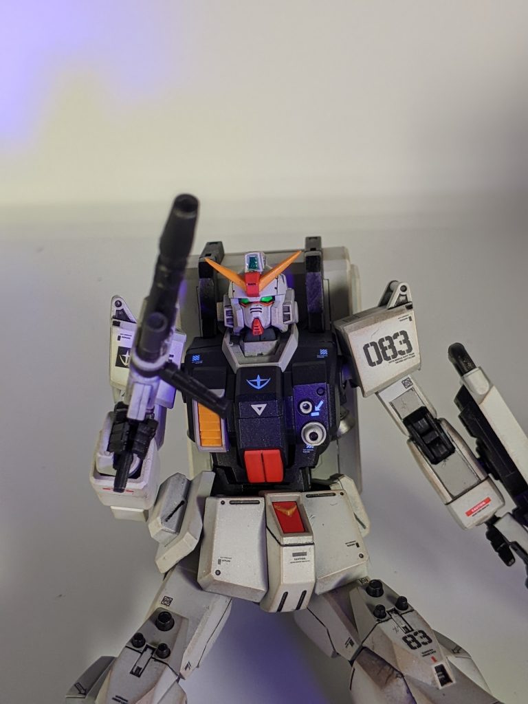 ツインアイは蛍光グリーンで塗装。センサーはUVレジンで固めてます。