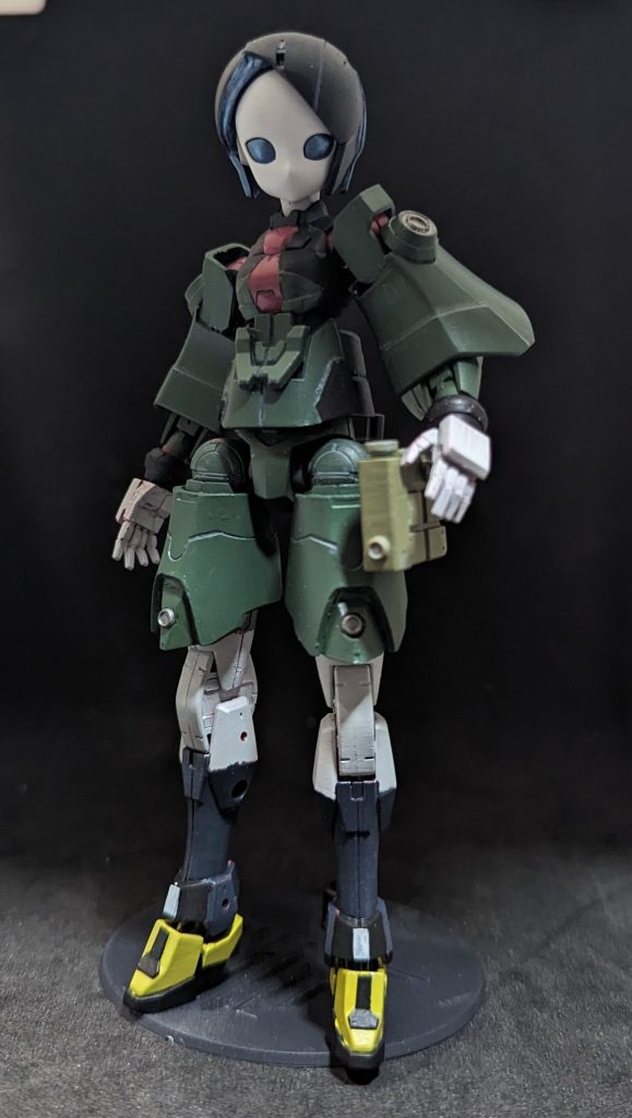 本編で退学したはずのニカの復学にも驚きましたがロケットパンチしたり、首が360度回転したりと奇行が多かったのは不気味でしたね、中盤でMSを目からビーム出して破壊するシーンでメカだと気がついた視聴者も多かったはず。そんな中で序盤からチュチュだけは違和感に気がついていたあたり流石パイセンって感じがしました。メカ姉「地球寮ヨ、ワタシハ帰ッテキタ!」ミオリネ「おかえりなさいニカ、少し痩せたんじゃないの?」チュチュ「どう見てもロボじゃん!」ロウジ「ちょっとテロに加担したくらいで無機物扱いはハラスメントですけど…」メカ姉「ロボチガウ…ロボチガウ…(首グルグル)」ミオリネ「…最低」チュチュ「マジかコイツら…」