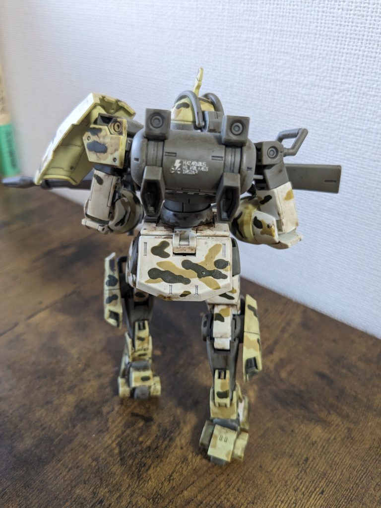 背面。弱点丸わかりデカールはゲームのボスみたいで好きです