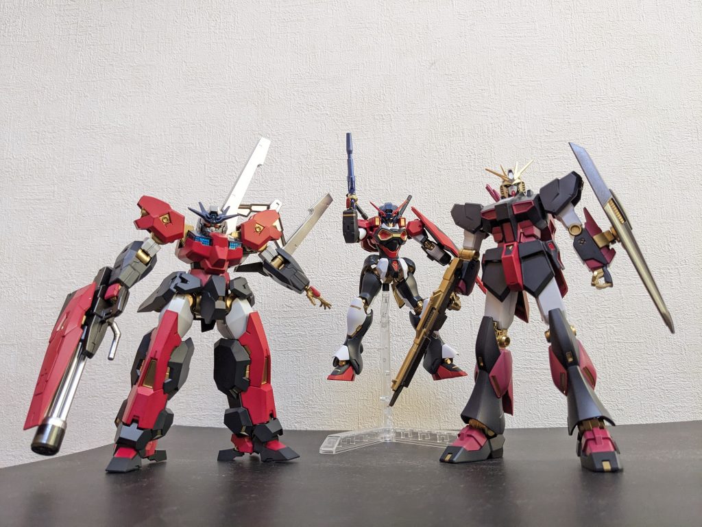 ステージ下手からセンターですわ〜Ave mujicaメンバーコンプまで、あと2人😆!キットは手元にあり、カラーリング案もまとまってるので、あとは作るだけ👍!!最近の自分の制作ペースだと、悪役機コンにあと1回投稿できるか、極めて微妙な感じですが、ここまできたらコンテストと関係無くメンバー揃えたくなって来たぞ💥!!こうして並べて見ると、νGが大きすぎってよりも、エンゲージゼロが小さすぎですな💦