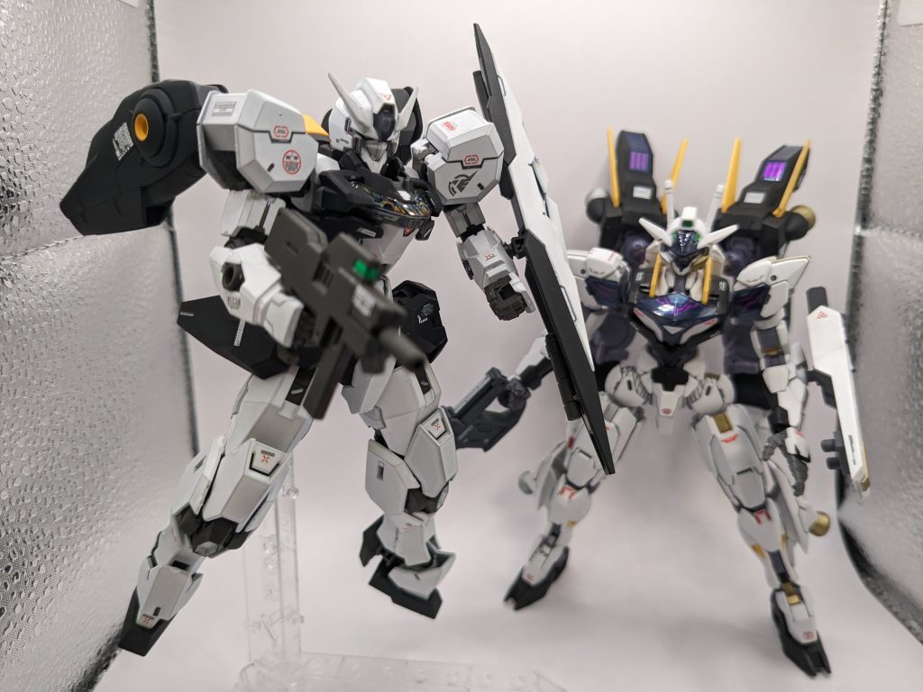 前回のジウとツーショットなんか兄弟機みたいになってしまいました。