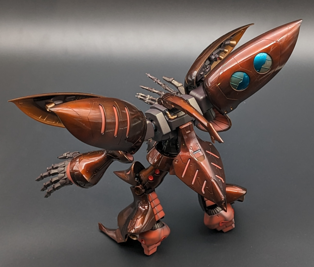 個人的にはバックショットのほうが格好いい気がする。