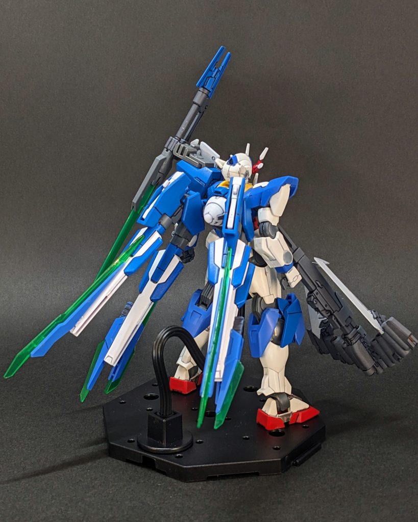 ■妄想設定海賊モチーフのチーム「アルバトロス海賊団」に所属する機体。クアンタの持つ