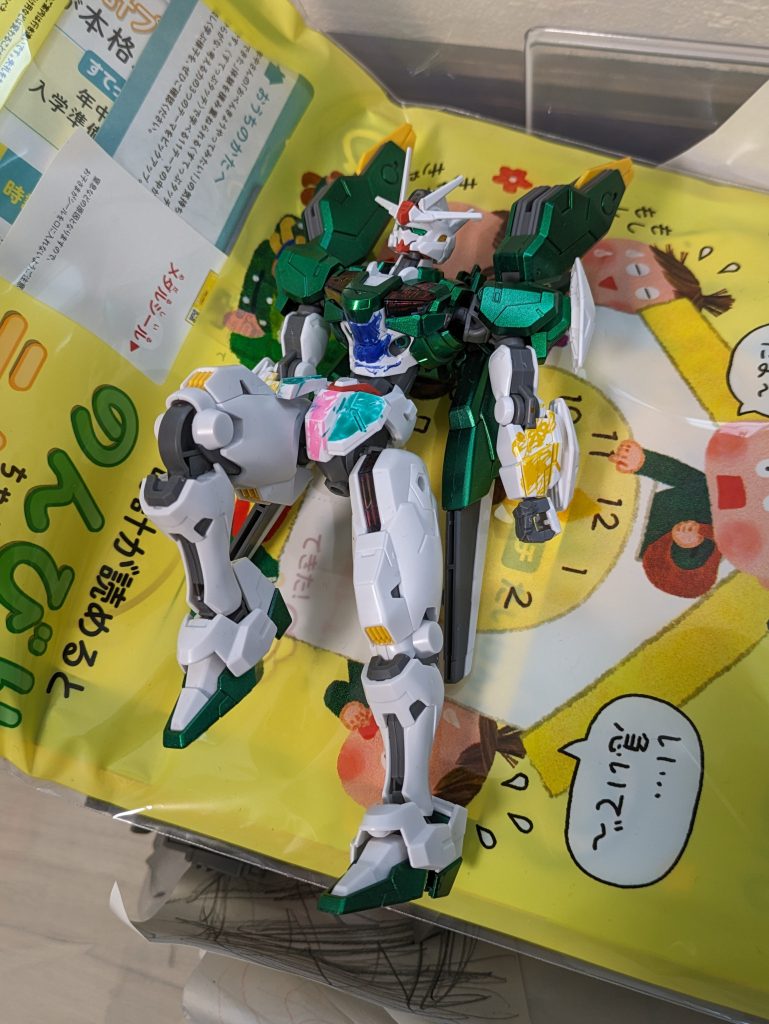 現在は次男がガンダムマーカーで仕上げて雑に置かれています笑