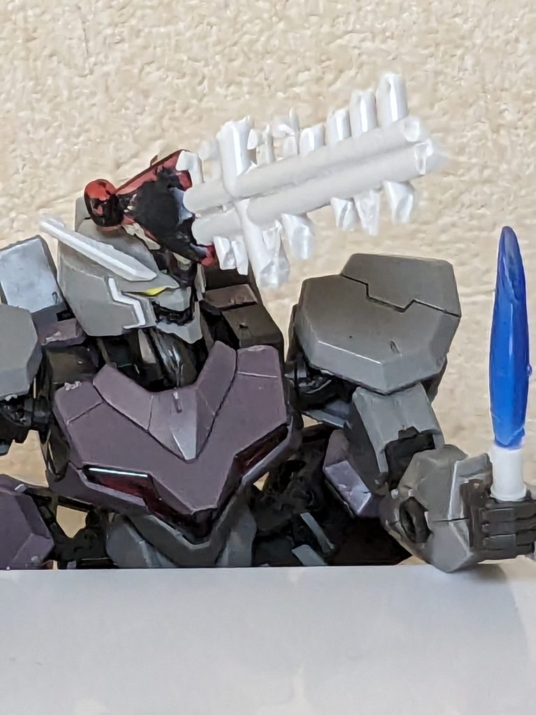 ナイフは右手、フォークは左手が基本だ！勉強し直してこい！「ガンバルワ」