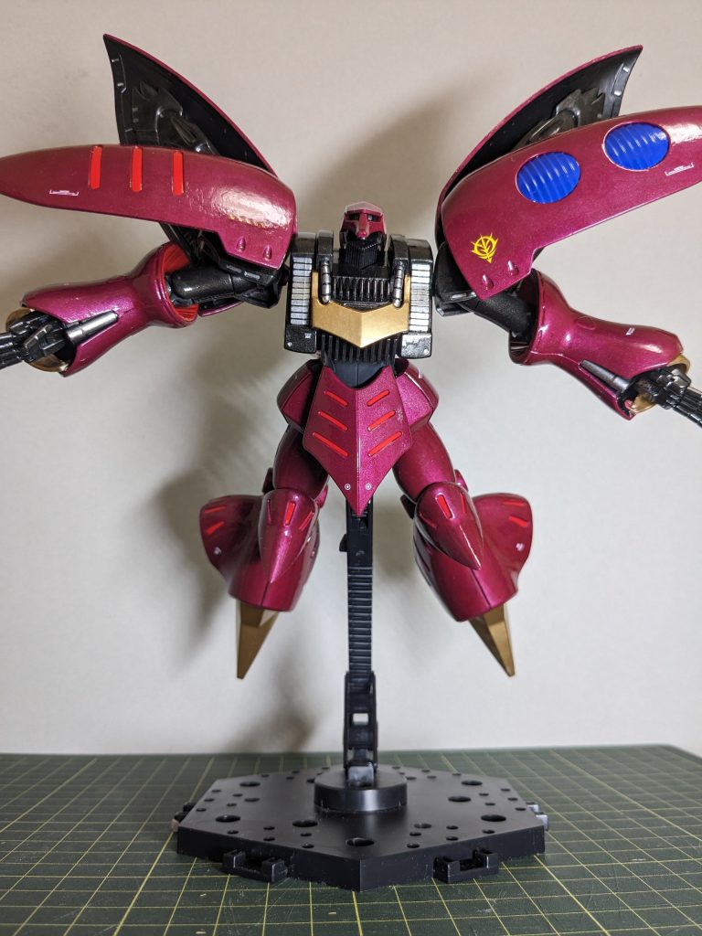 羽ばたく姿、🦅の様でかっこいい!武器、銃を持たせなくても存在感あるある!😆