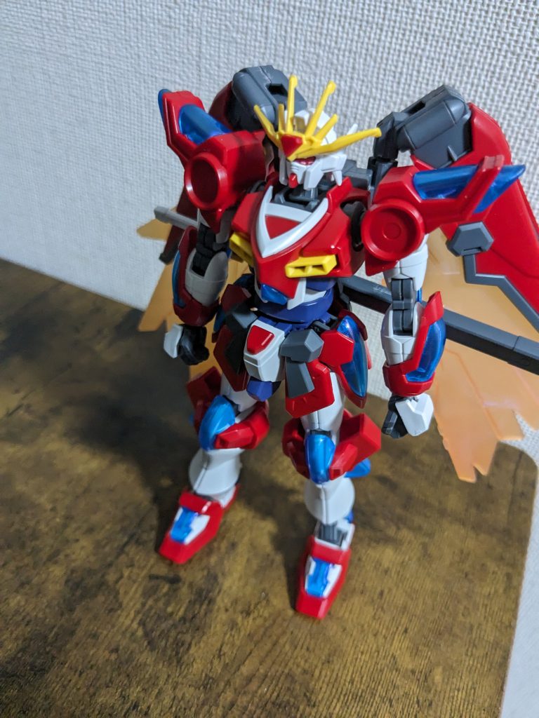 素組すでに十分かっこいいですね。ビルドシリーズのガンプラは塗装せずにおもちゃ感を残しても良い気がしますね