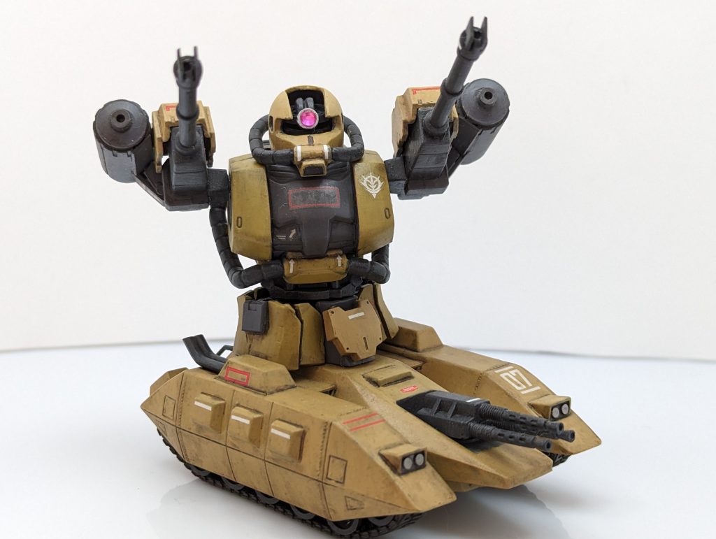 一応腰回転できます。内側には30mmのパーツ移植しました。