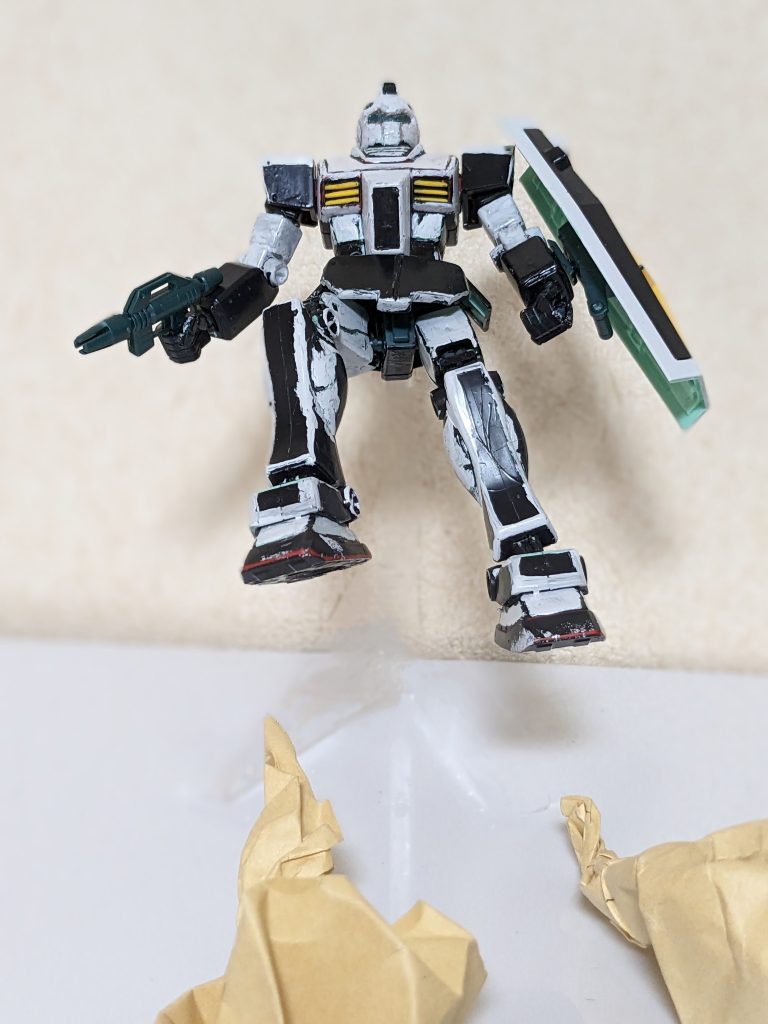 逃げるっ、何しにきたんだ····こいつは？