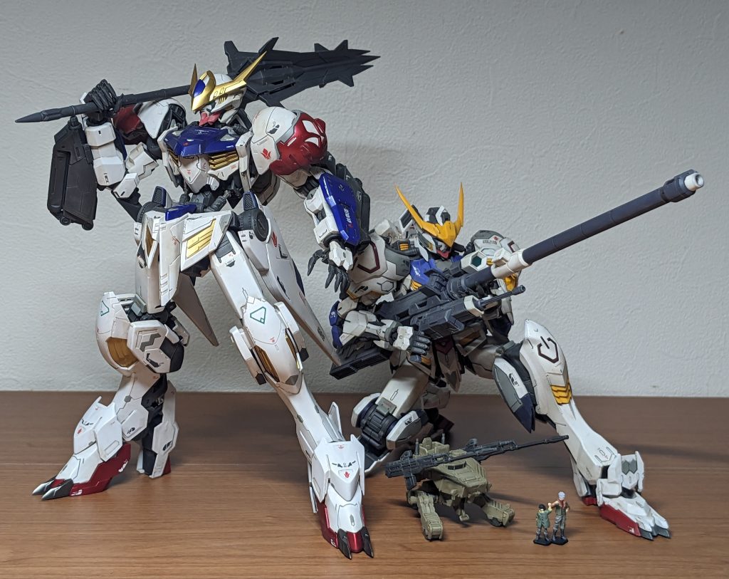 前にもう一体MGバルバトスを作っていて(こちらも汚し追加)バックパックを差し替えればこちらの目も光らせる事ができるようにしてあります。