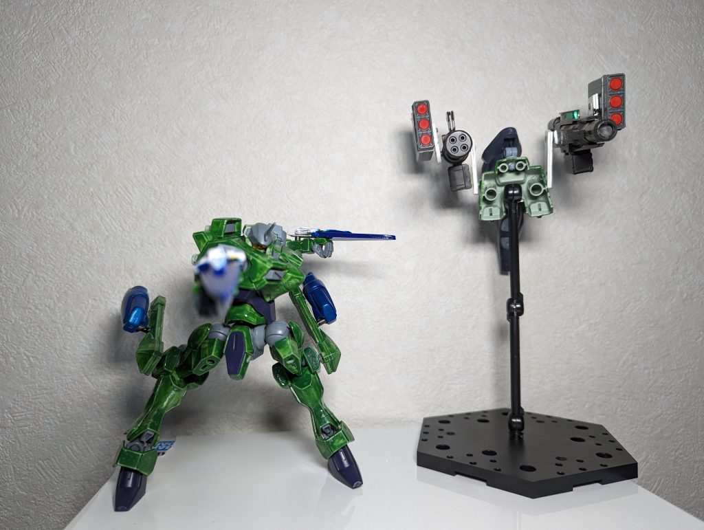 バックパックは分離し独立稼動