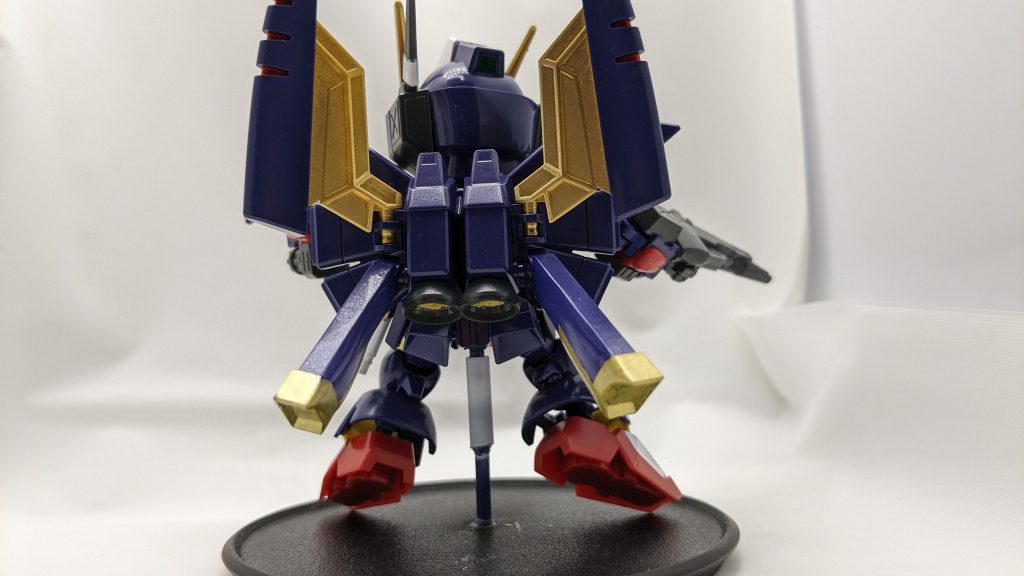 今回は肉埋めにUVレジンを使用表面しか固まっておらず液漏れのトラブル発生時間をかければ固まるのか、少しずつ盛るのか…？肉埋めによりバックパックが重くなり自立が難しくなってしまった