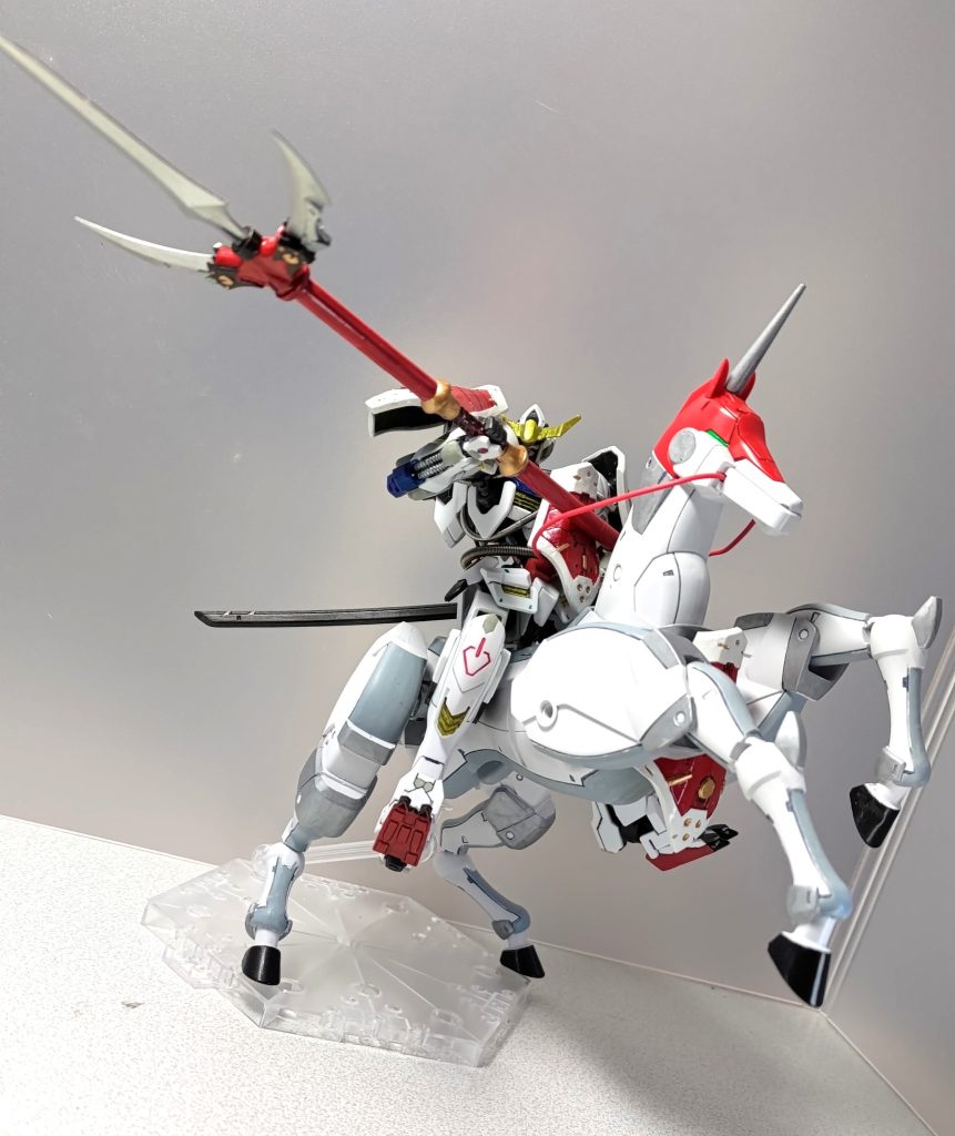 ドモンや東方不敗とは違うベクトルで無茶な扱いをしそうな鞍上ですね。がんばれ風雲再起!以上、ご覧いただきありがとうございました。