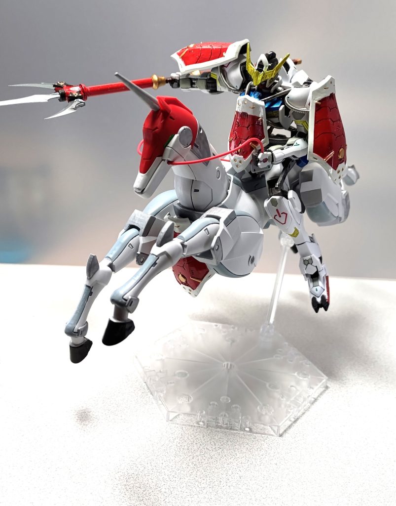 ストーリーに掲載のとおり、後ろ脚を動かせるように改造してます。