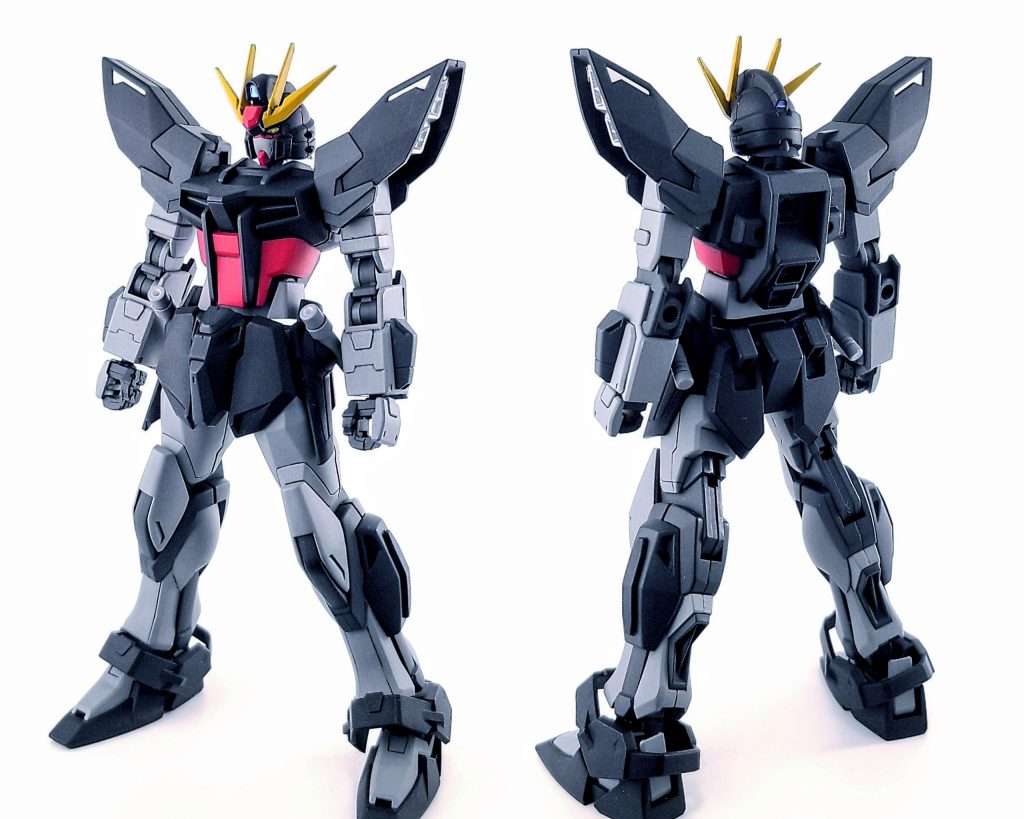 基本的にストライクノワールのカラーリングを元に少しアレンジを加え、マスクのへの字もストライクノワールを参考に排除。