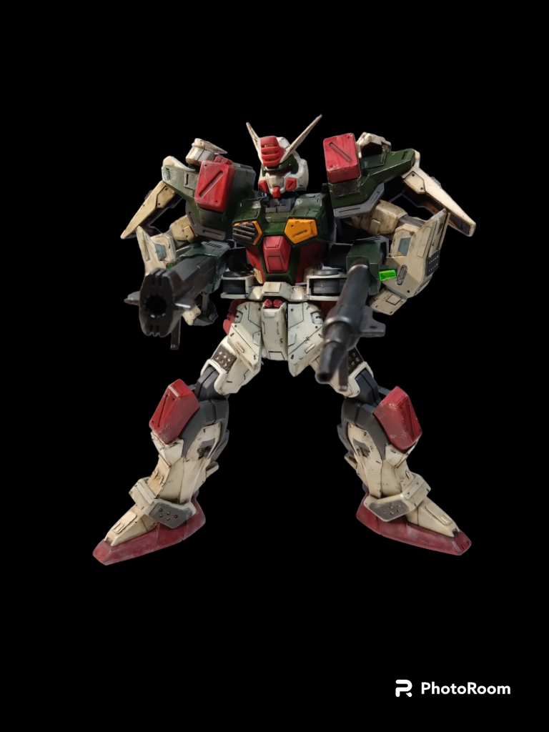 このポーズが１番大変でした。銃を支えるアームのボディ側の軸が製作中2回ほど折れて真鍮線入れて補強してます。