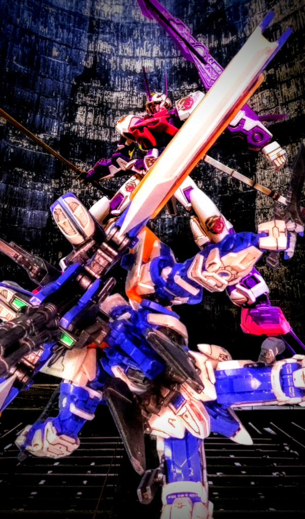 一応アストレイは短編アニメ化はされております。 ASTRAY RFD FRAME ASTRAY BLUE FRAME 店頭公開用として制作されております。販売用「ガンダムSEED C.E.73-STARGAZER-」 の特典映像として見ることが出来ます。 レンタルでは視聴は不可能です。