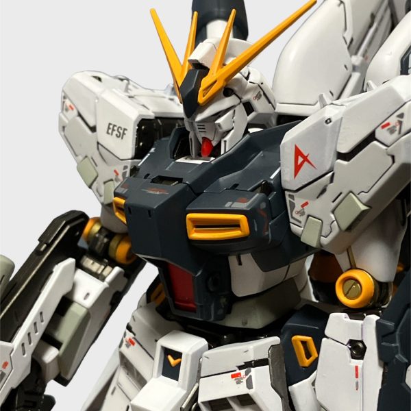 Hiｰνガンダム　νガンダムカラー