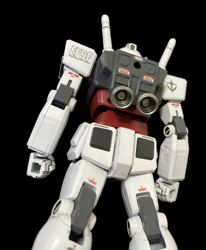 お尻の肉抜きはプラ板貼っておしまい。バーニアは余り物を使用