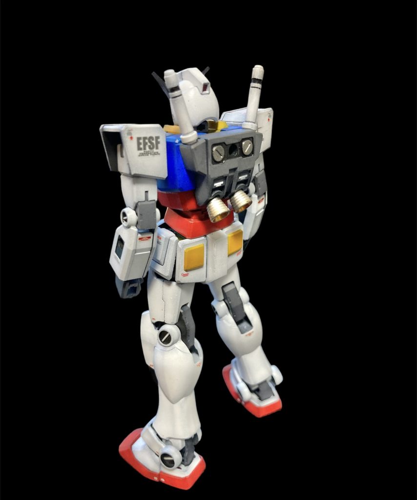 サクッと作りたいだけだけど、やっぱり気になるお尻の肉抜きとバーニアの変更だけはしました。