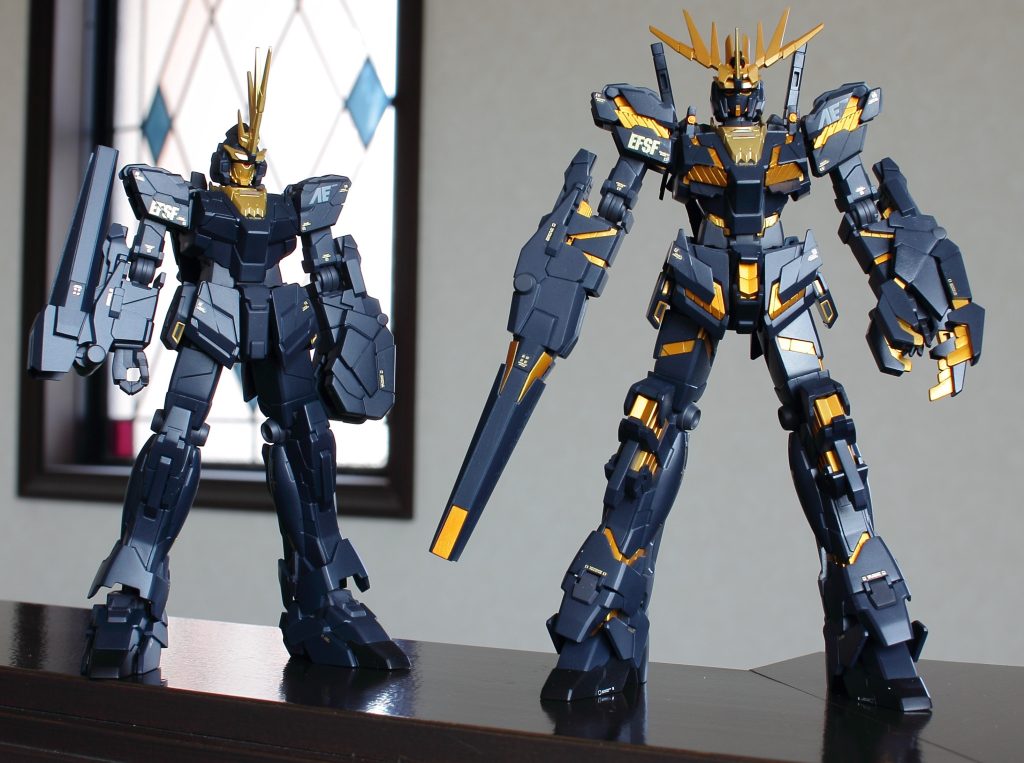 デストロイモードと２ショット！更にカッコよきです！！あくまで個人的見解なのですが本体色はガイアのプリズムブルーブラックの使用を強くお勧めしたいです！！イメージにドンピシャです！RGのノルンはそれ使ってますのでまた紹介させて下さい