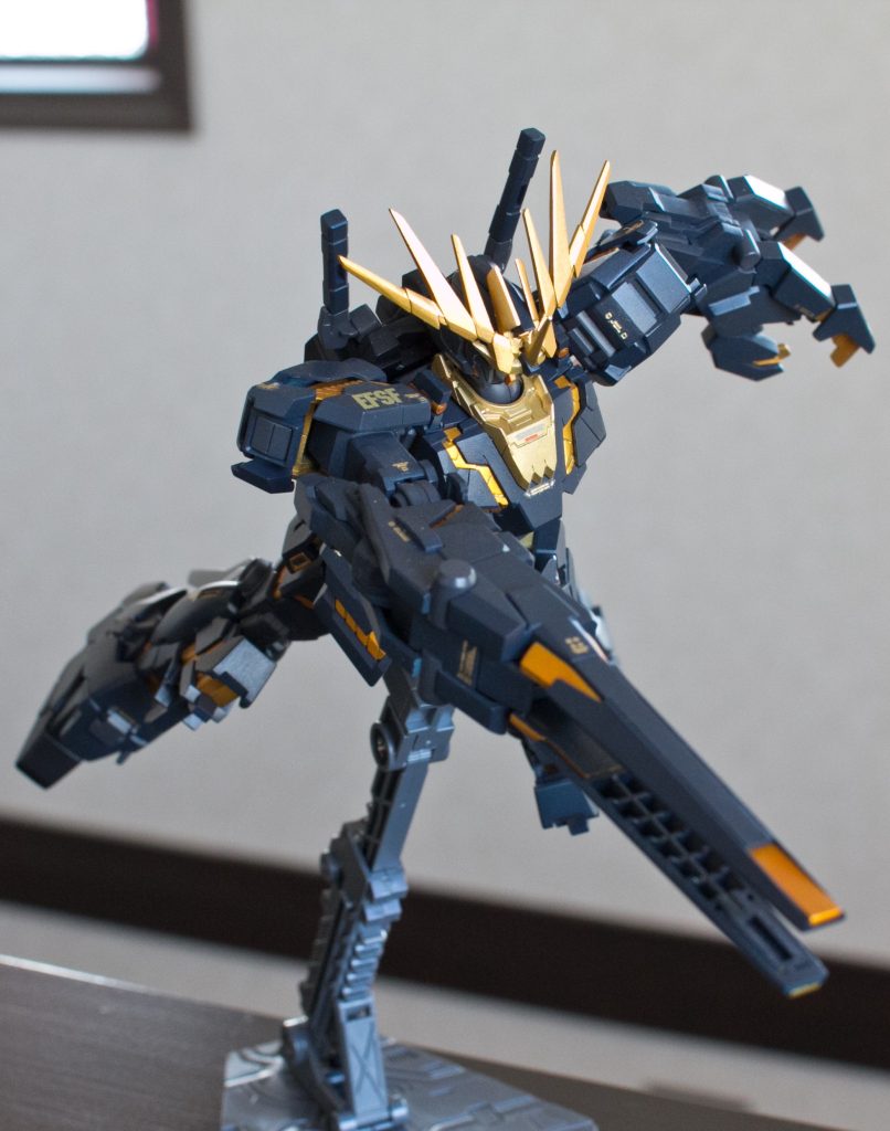 EP5冒頭の初登場シーン、好きな方も多いのでは？？ベースジャバーからパージ、降下しながらDTモードへそしてバナージとリディを強襲。。をイメージしてポージング！！んーかっちょえぇー！！