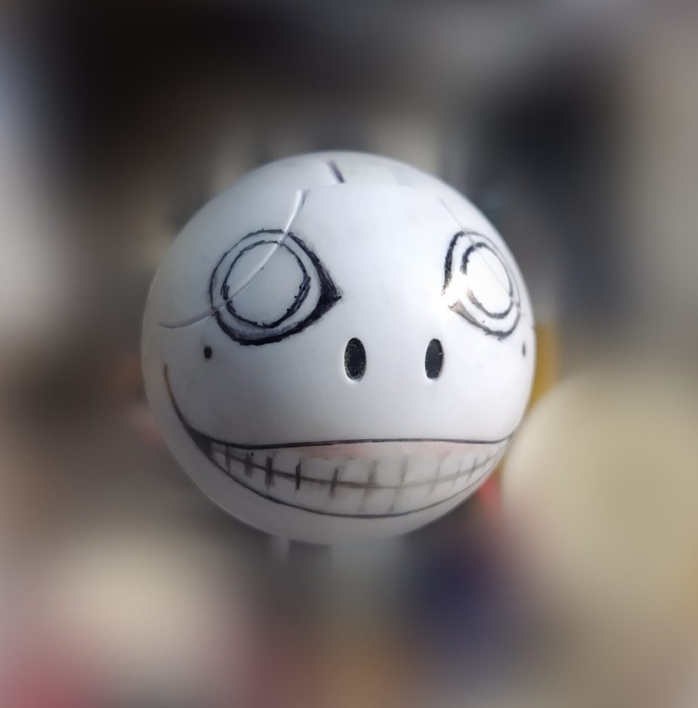 特に考えず描いてみたラフ。。歯茎の赤味もあって今見てもコワい。。wハロウィン向けかもしれない。。