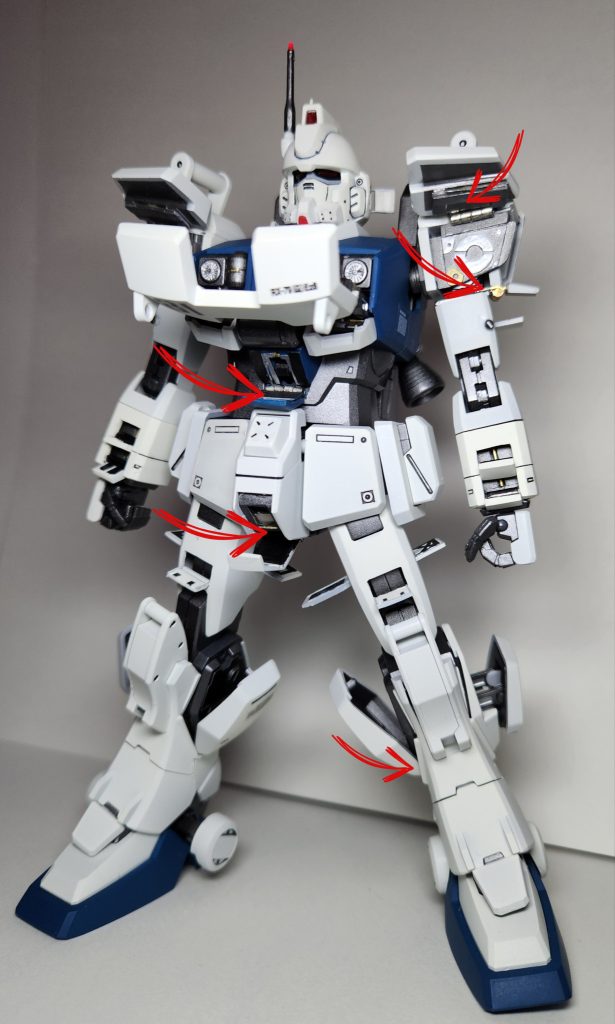 しかしまぁ大変でした。ハッチ部を切り抜くのが大変、その後開閉するようにするのがさらに大変！ハッチオープンの作例をよく見ますが皆さんどうやってるんですかね？(笑)開閉させるのを少しでも楽するために金属の蝶番を仕込んでます。