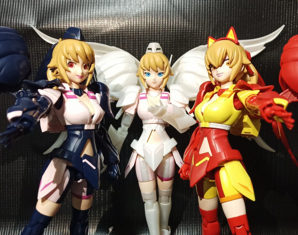 レッド「ねえねえ！こうして見るとさ、私たちキュアブ◯ックとキュアホ◯イトとシャイニーなんとかみたいじゃない？」ホワイト「ダメだ、そのネタは既に公式が『ふたりはガンプラ』とかってやってる」ブラック「だいたいお前みたいな目つき悪いシャ◯ニールミナスはいねーよ」ホワイト「フフ…そういうアンタの顔も大概だけどね」ブラック「あ!?…面白い…やろうか！」レッド「ちょっとやめなよ二人とも(これ以上私より目立つのは)」…何だかんだ仲良し三人組のようです最後までご覧いただき有難うございました(о´∀`о)