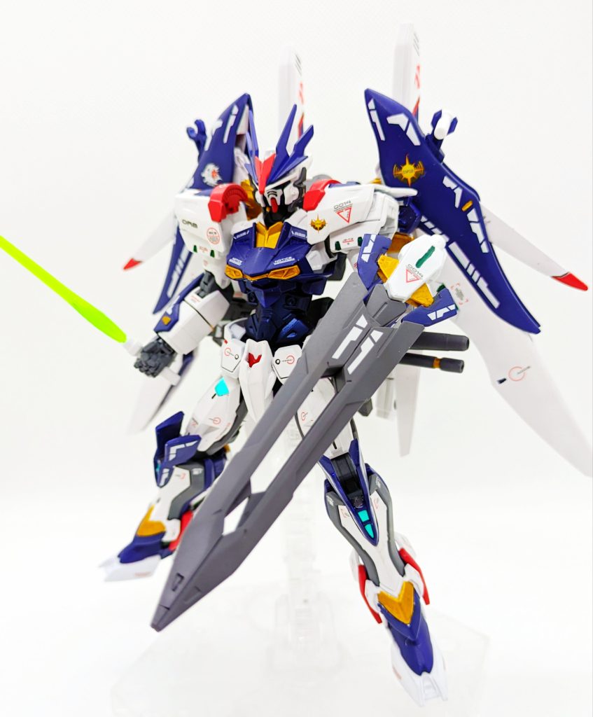 ロードアストレイの大剣の上半分を右腕に装着出来るように付け根は持ち手の部分を改造