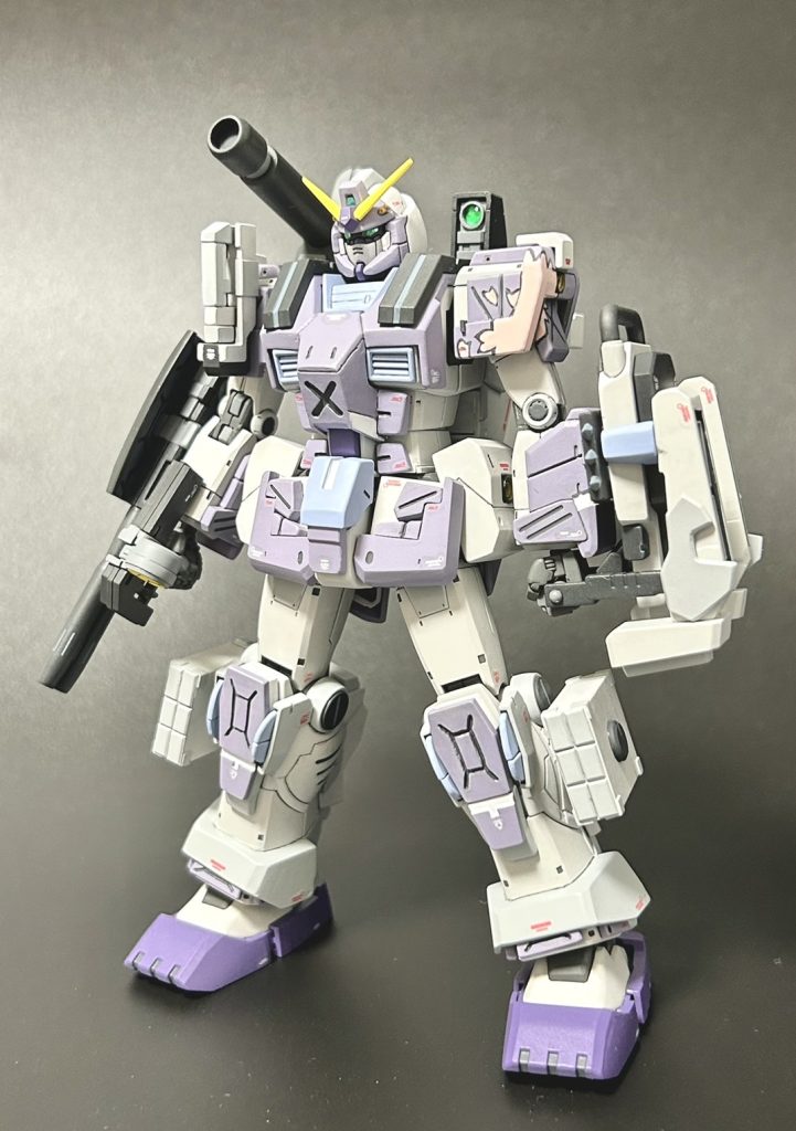 ミキシングとは言っても、武装類やバックパックは殆どスクラッチしています。また、塗装も仕上げのみエアブラシを使用しておりますが、それ以外(着色)は全て筆塗りで仕上げています。